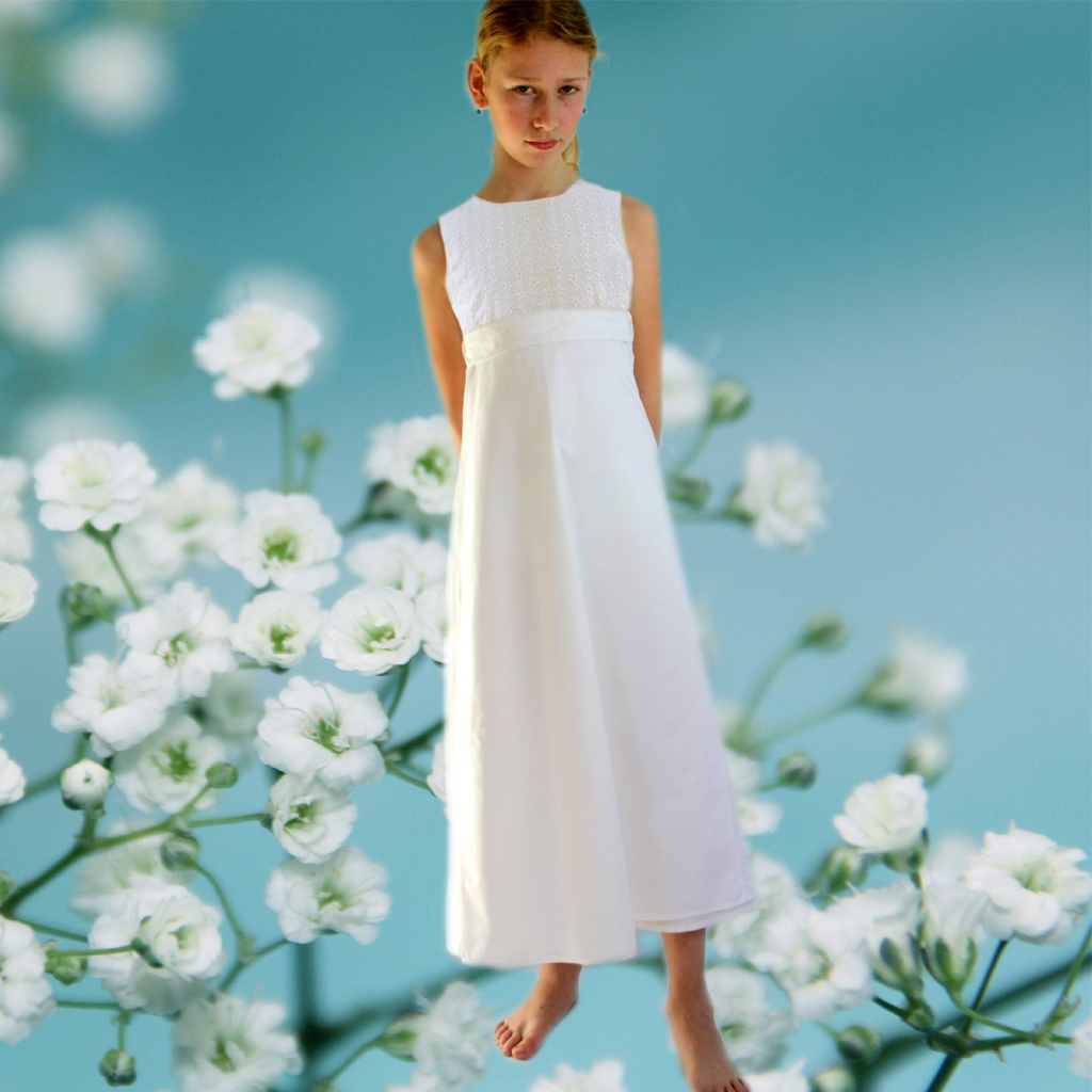 weißes Mädchenkleid für die Kommunion2019
