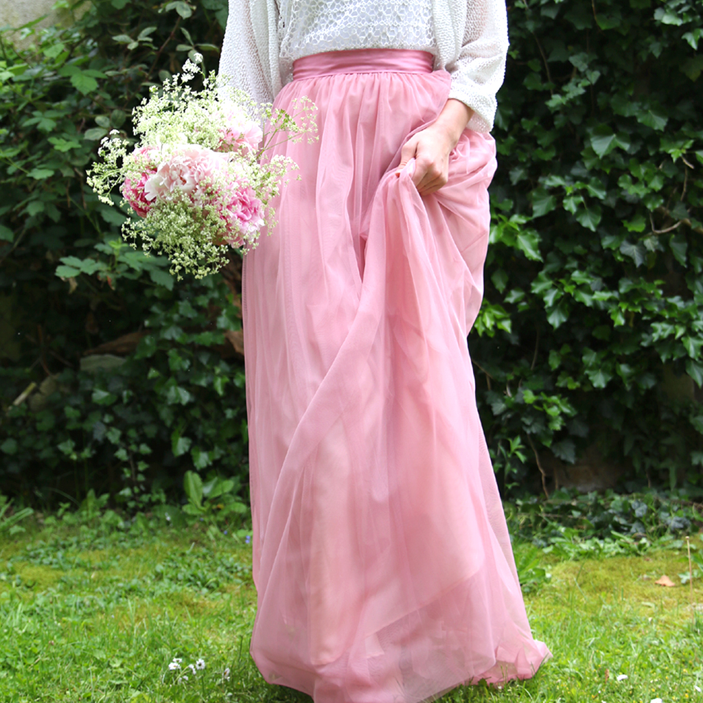 rose farbener Tüllrock für die Hochzeit. Brautatelier in München ma-eins fertigt dein Brautkleid an.