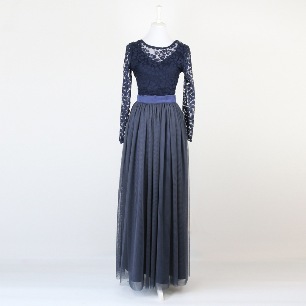 Ein dunkelblauer Zweiteiler als Abendkleid. Für den Hochzeitsgast das richtige Kleid. In München angefertigt