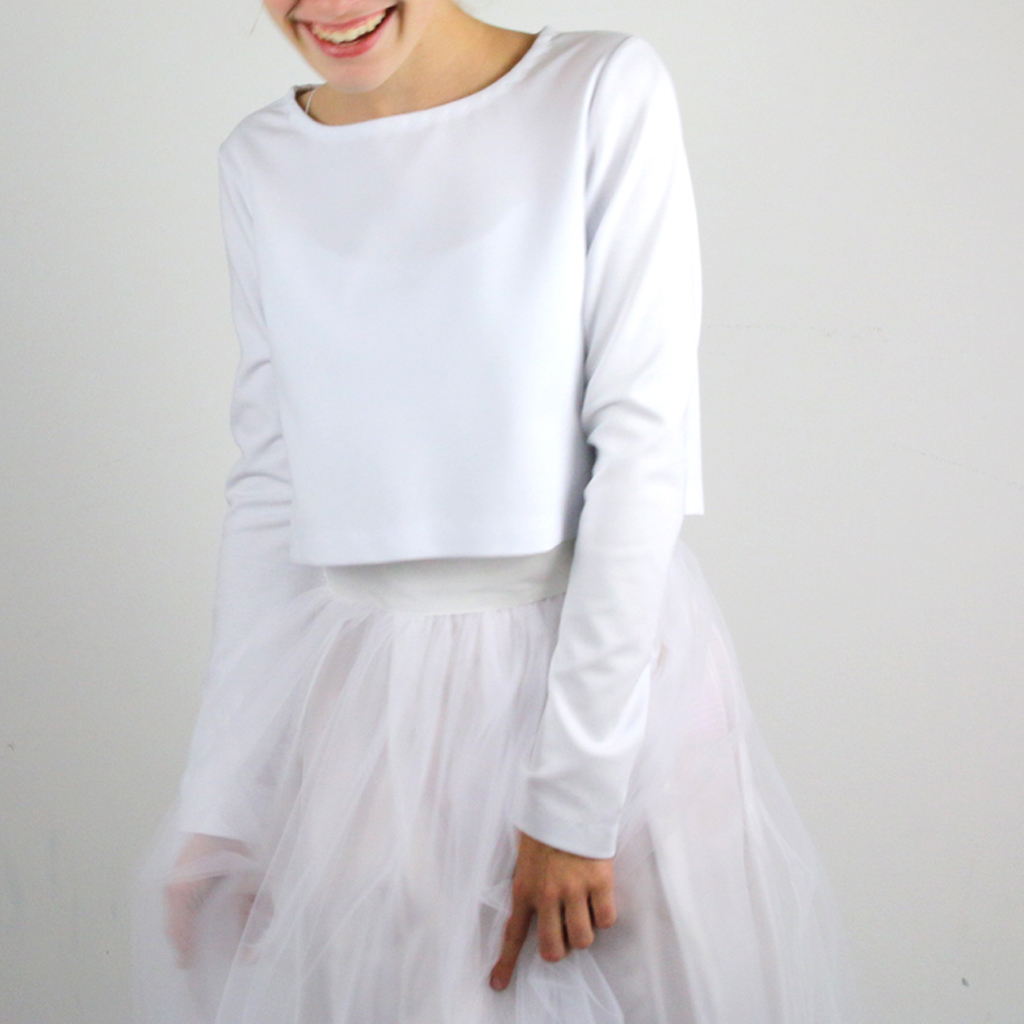 weißer Maß-Pullover für dein Brautkleid im Winter