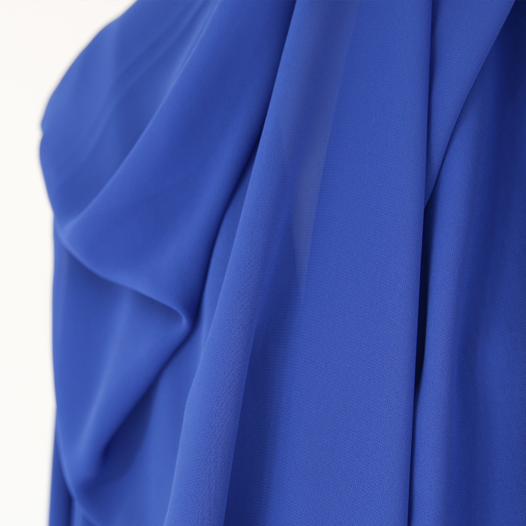 königsblauer Chiffonstoff für ein Wunschmodell Schneiderei aus München