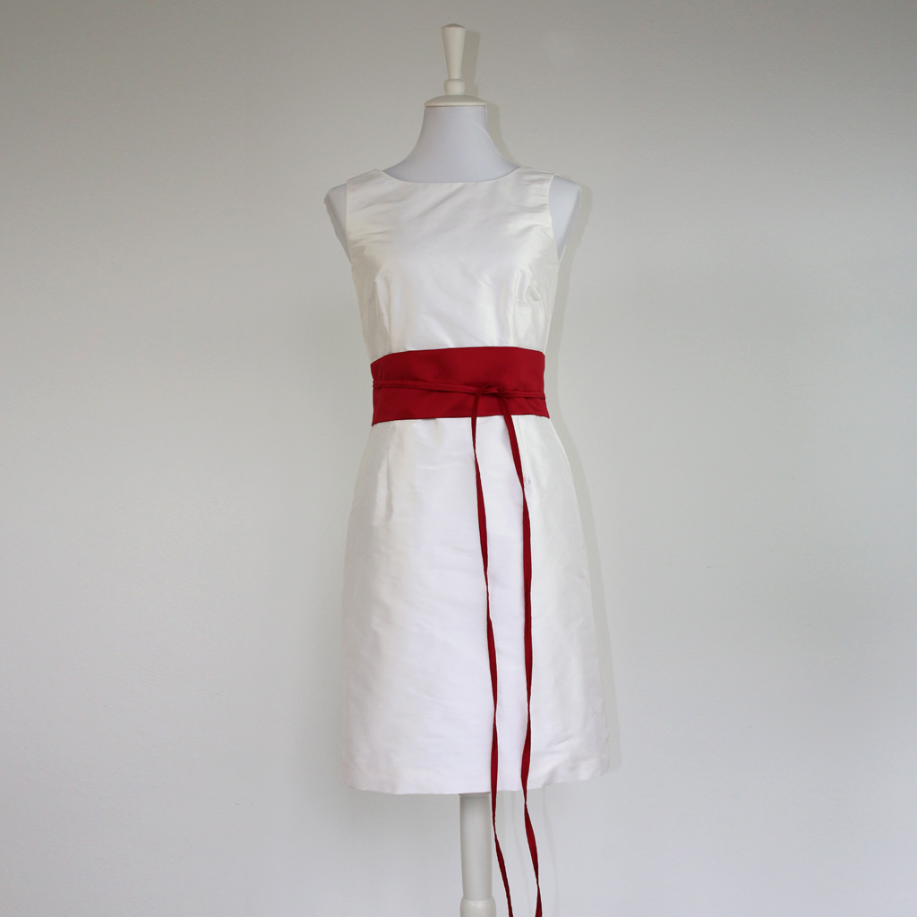 klassisches Seidenkleid für die standesamtliche Trauung 