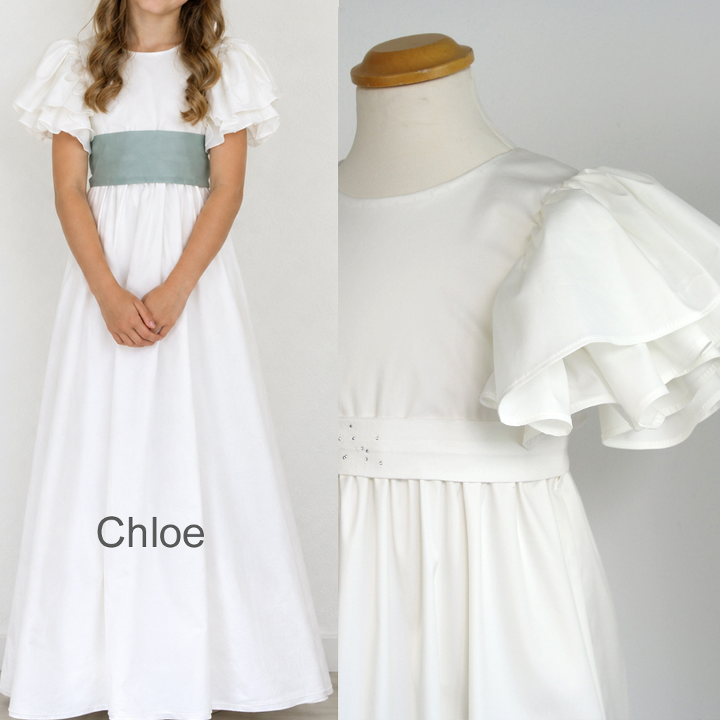 ein Kommunionkleid mit Rüschenärmel im spanischen Stil